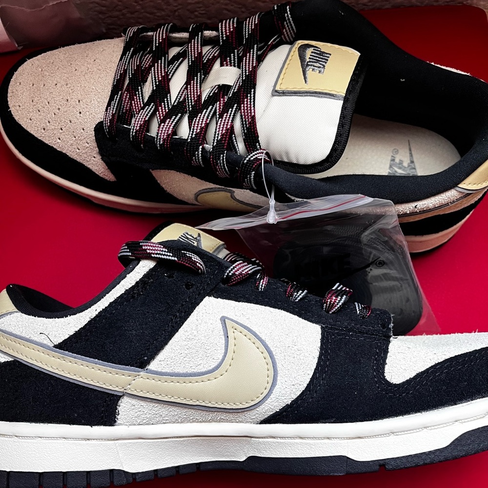 Nike Dunk Low LX